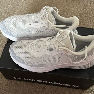 Under Amour Hovr Turbulence 2